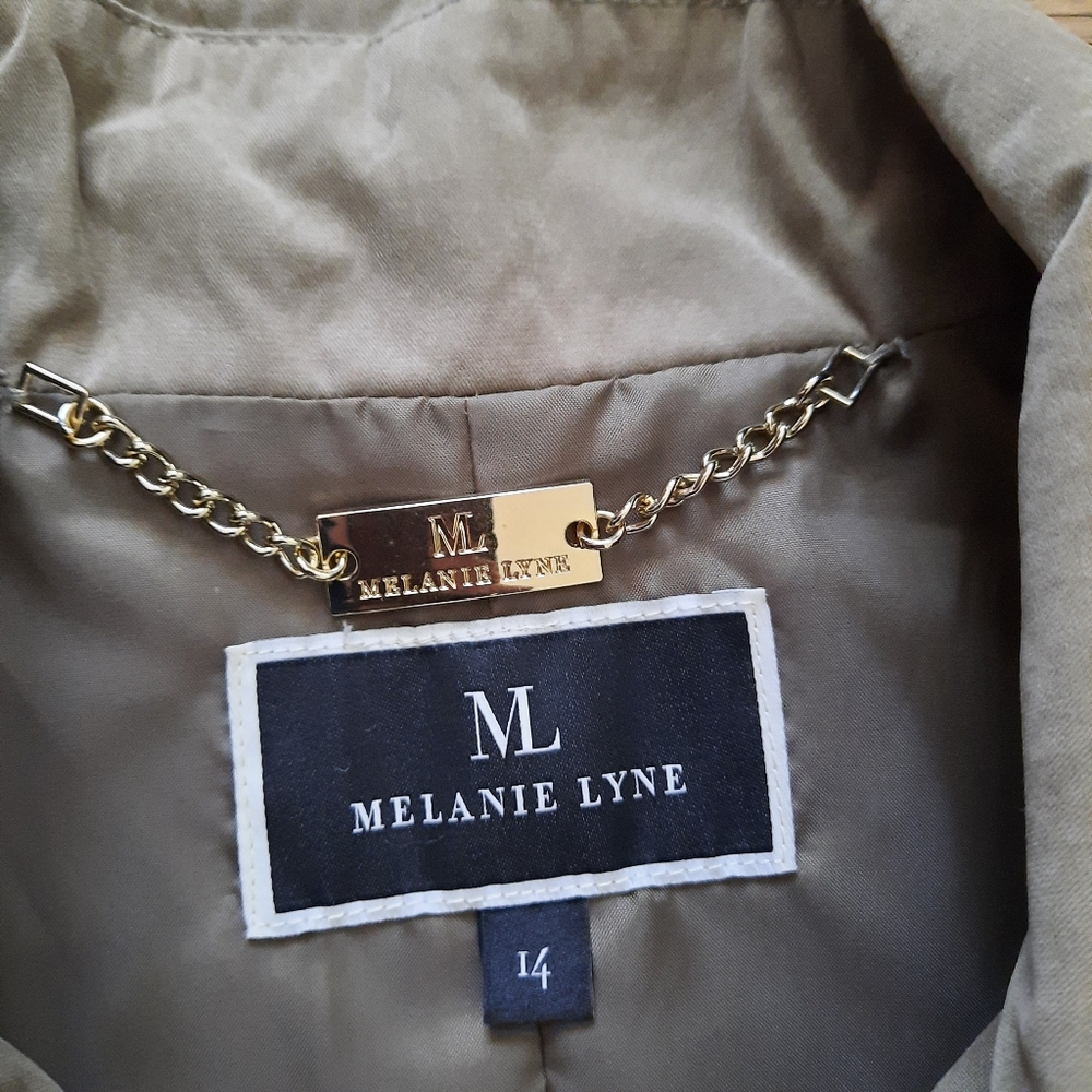 Elegant Khaki Trench Coat - Picture 5 of 14